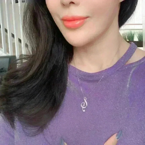 New 925 Silver White Sapphires Clef Note Necklace - Picture 4 of 5